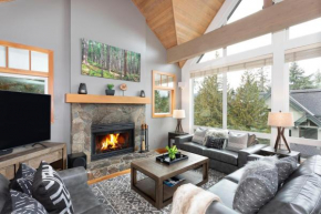 Snowgoose 18 | Ski-In Family Townhome w/ Private Hot Tub, Fireplace, Parking, & Wifi